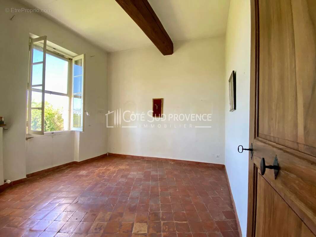 Maison à PERNES-LES-FONTAINES