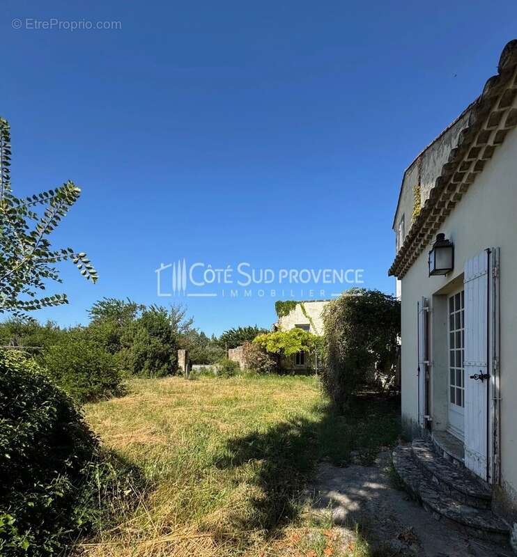 Maison à PERNES-LES-FONTAINES