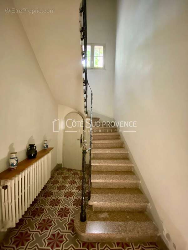 Maison à PERNES-LES-FONTAINES