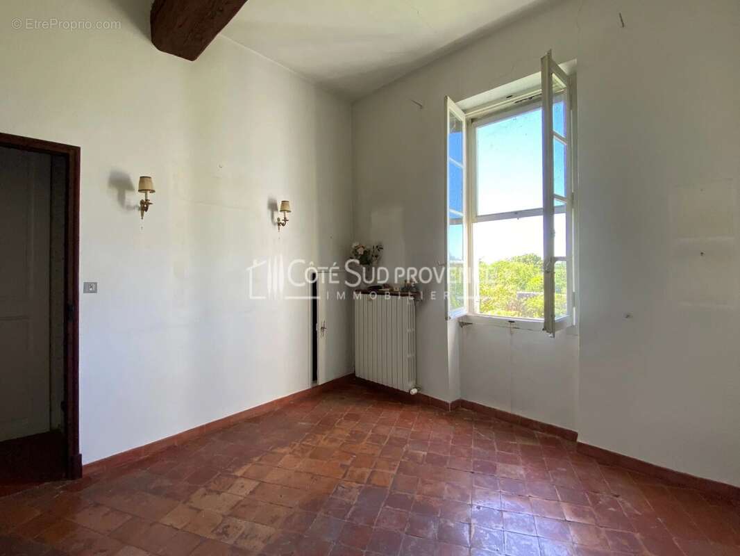 Maison à PERNES-LES-FONTAINES