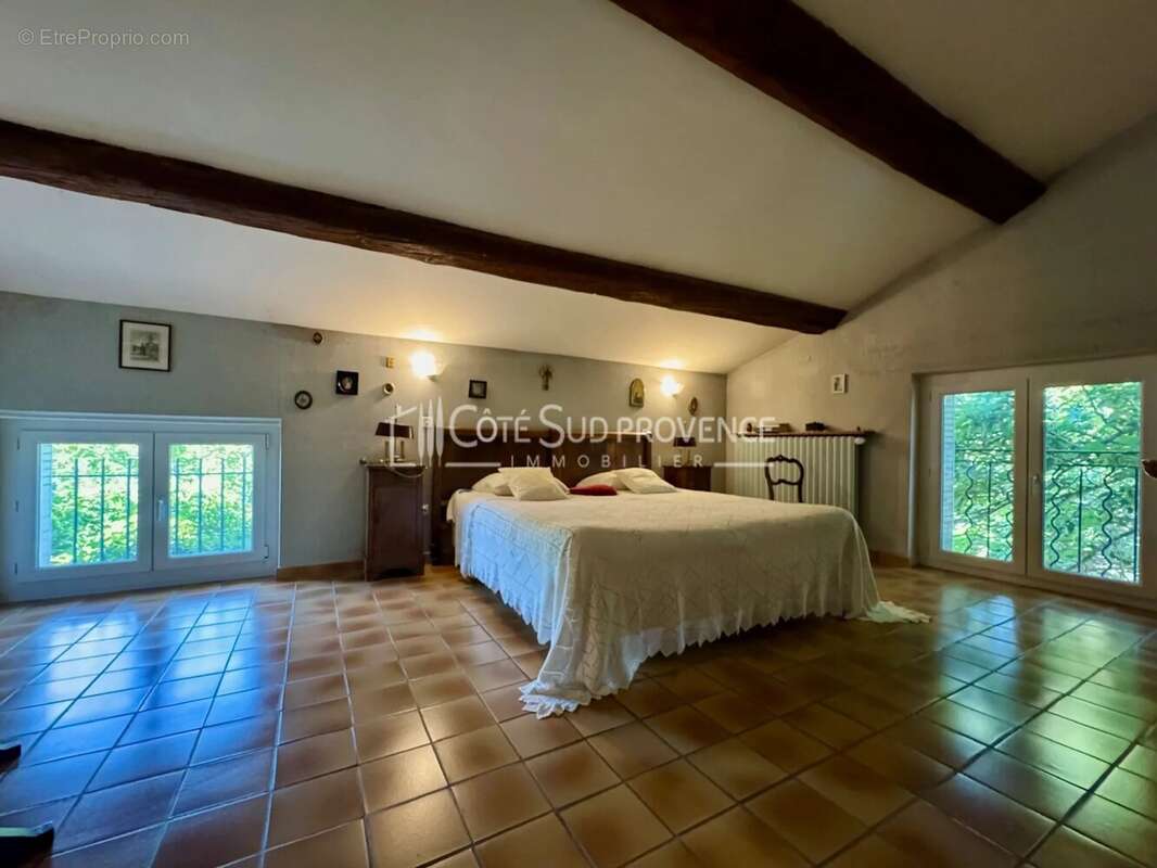 Maison à PERNES-LES-FONTAINES