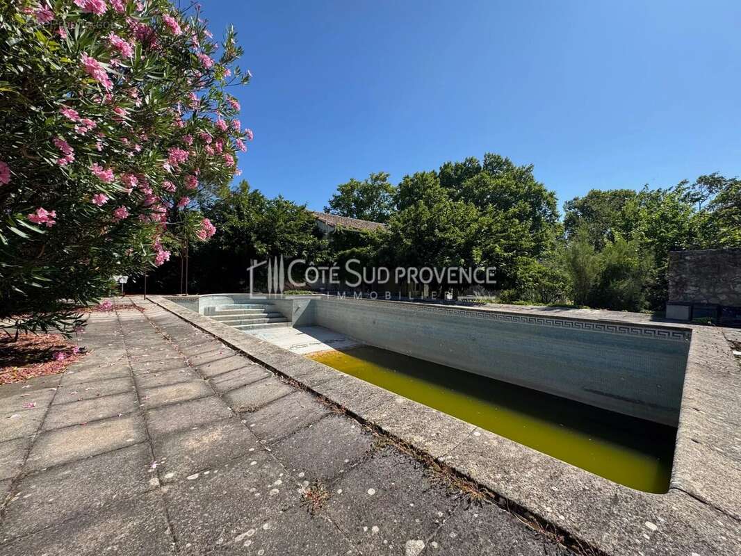 Maison à PERNES-LES-FONTAINES