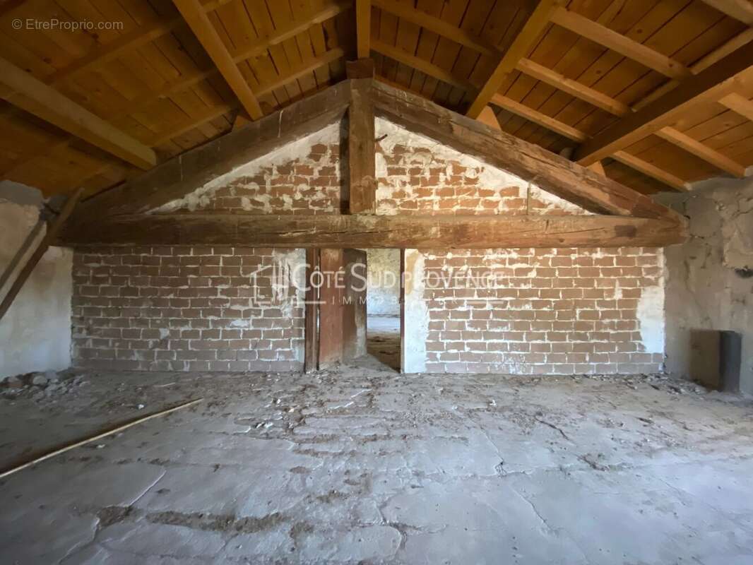 Maison à PERNES-LES-FONTAINES