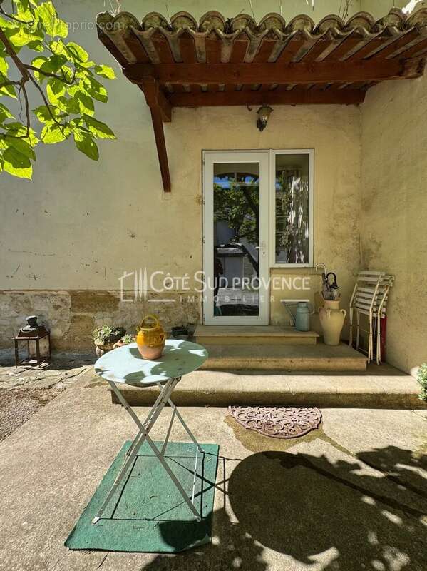 Maison à PERNES-LES-FONTAINES