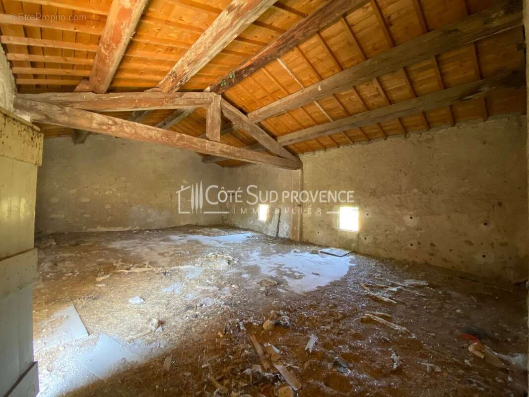 Maison à PERNES-LES-FONTAINES