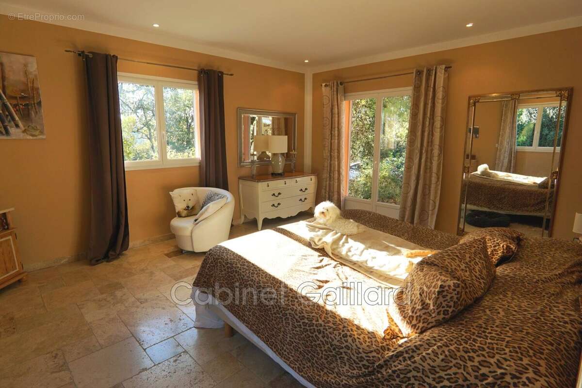 Maison à PEYMEINADE