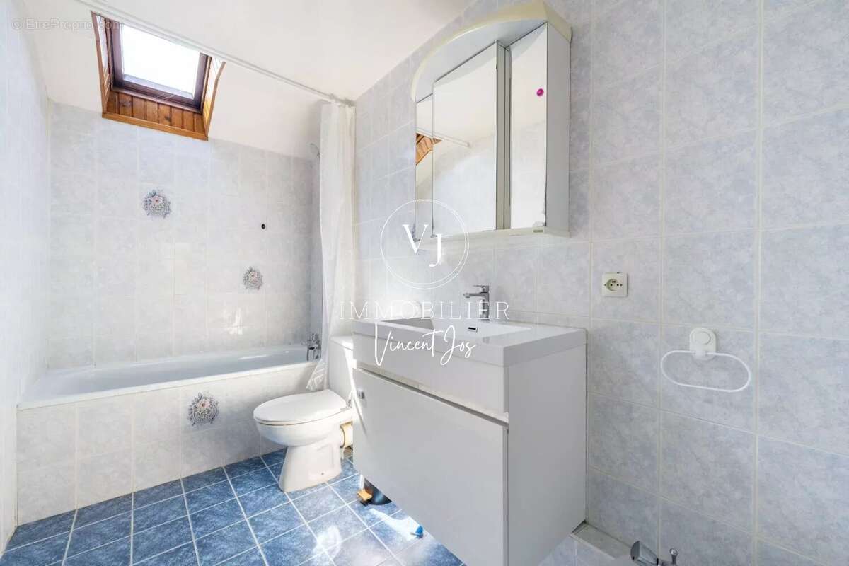 Maison à LES MUREAUX