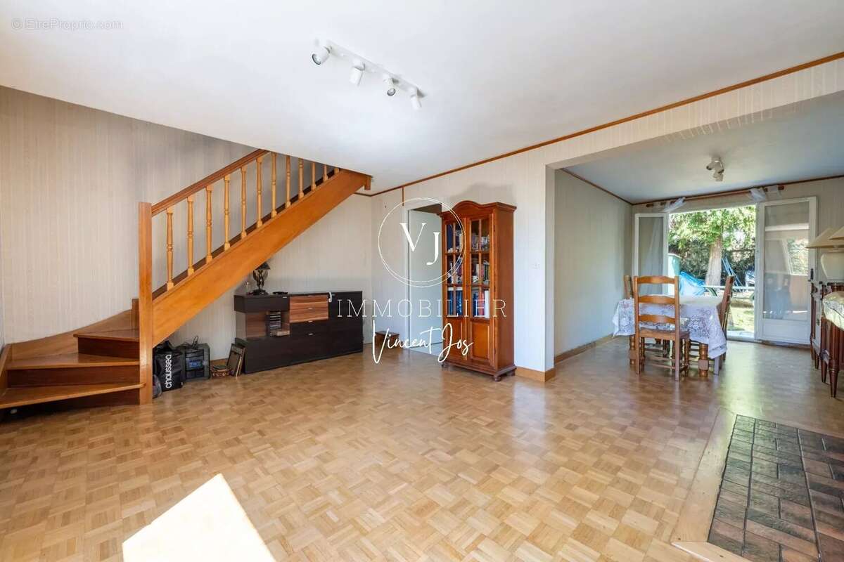 Maison à LES MUREAUX