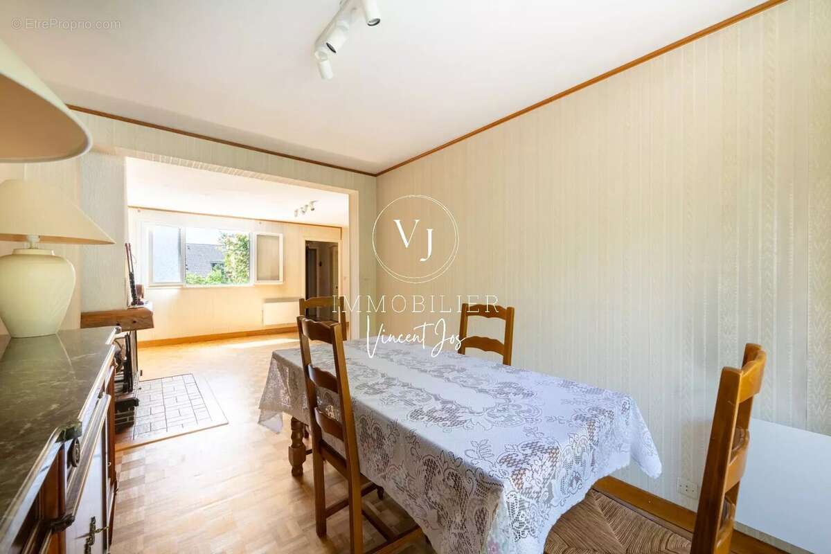 Maison à LES MUREAUX