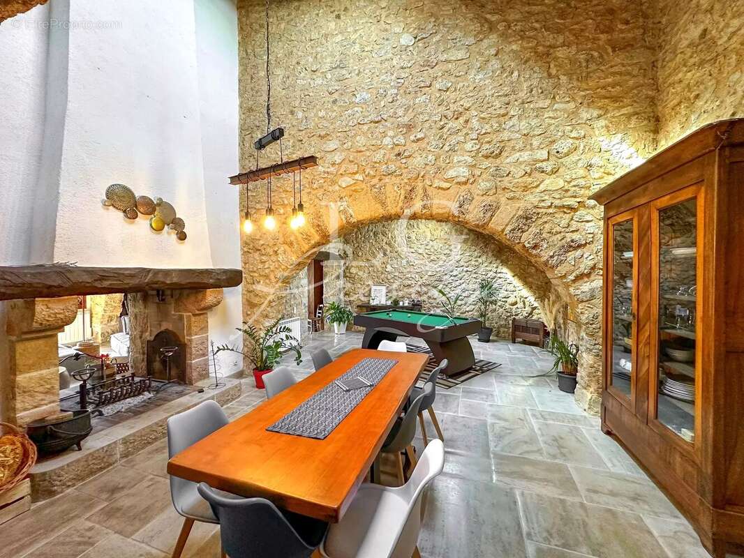 Maison à MONTAUROUX