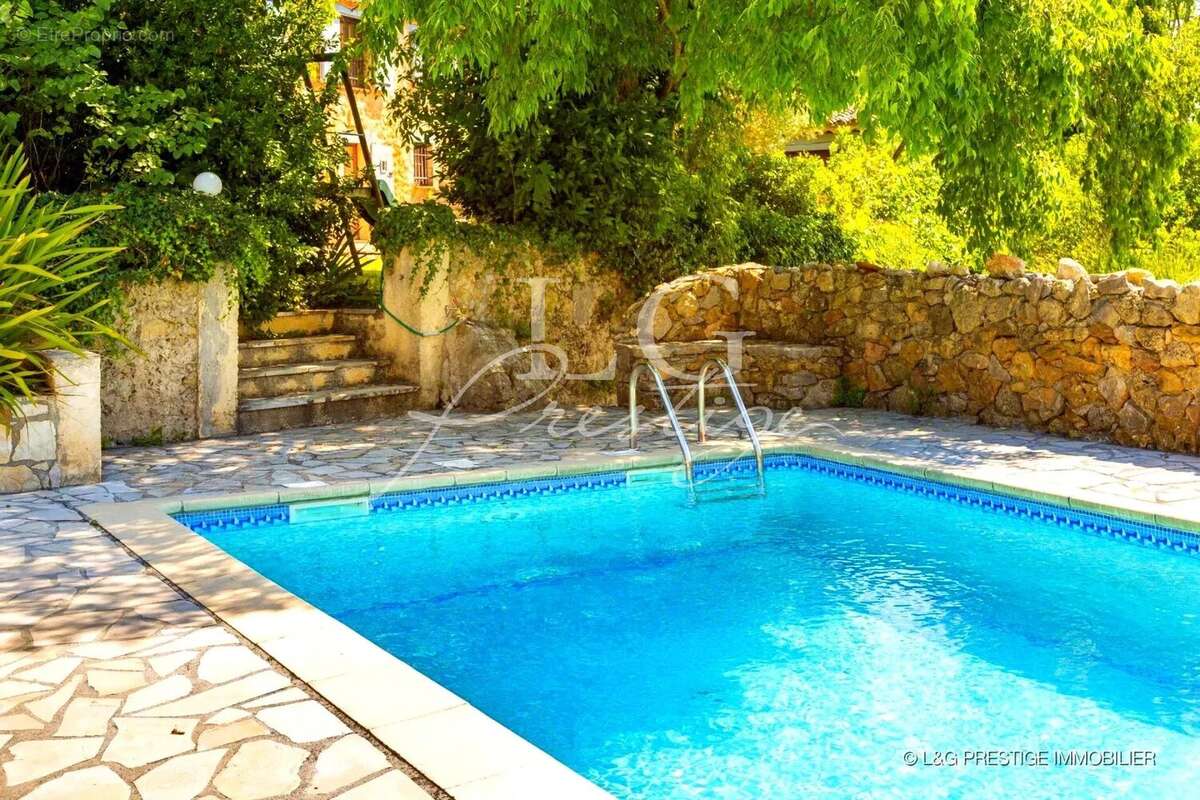 Maison à MONTAUROUX