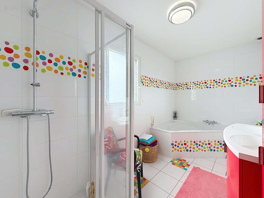 Maison à LA BARRE-DE-SEMILLY