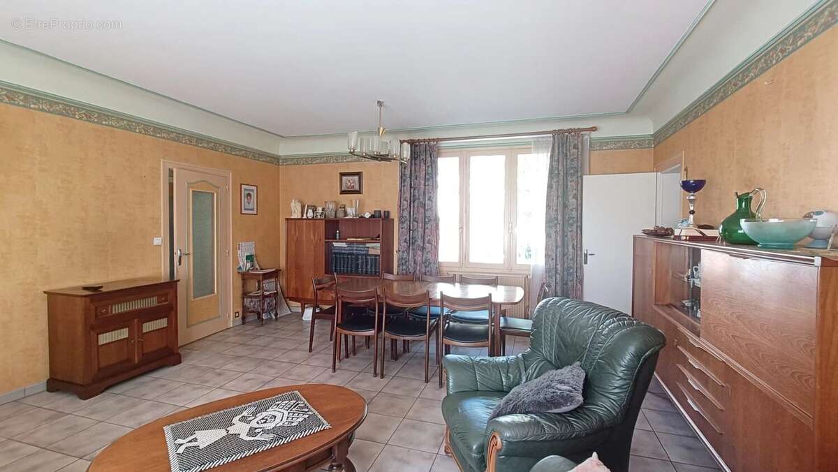 Maison à NEUVILLE-DE-POITOU