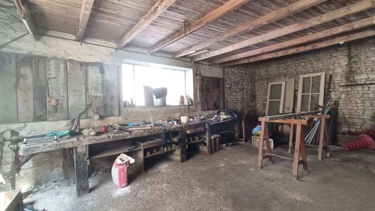 Maison à NEUVILLE-DE-POITOU