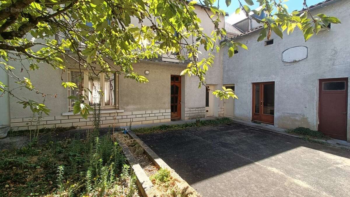 Maison à NEUVILLE-DE-POITOU