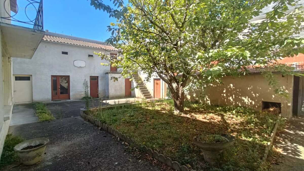 Maison à NEUVILLE-DE-POITOU