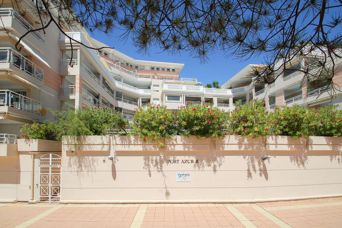 Appartement à VALLAURIS