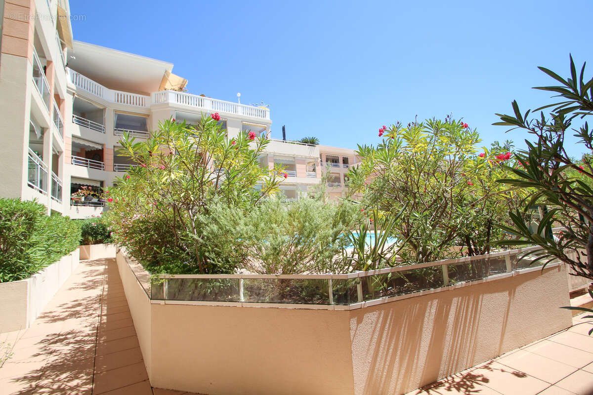 Appartement à VALLAURIS