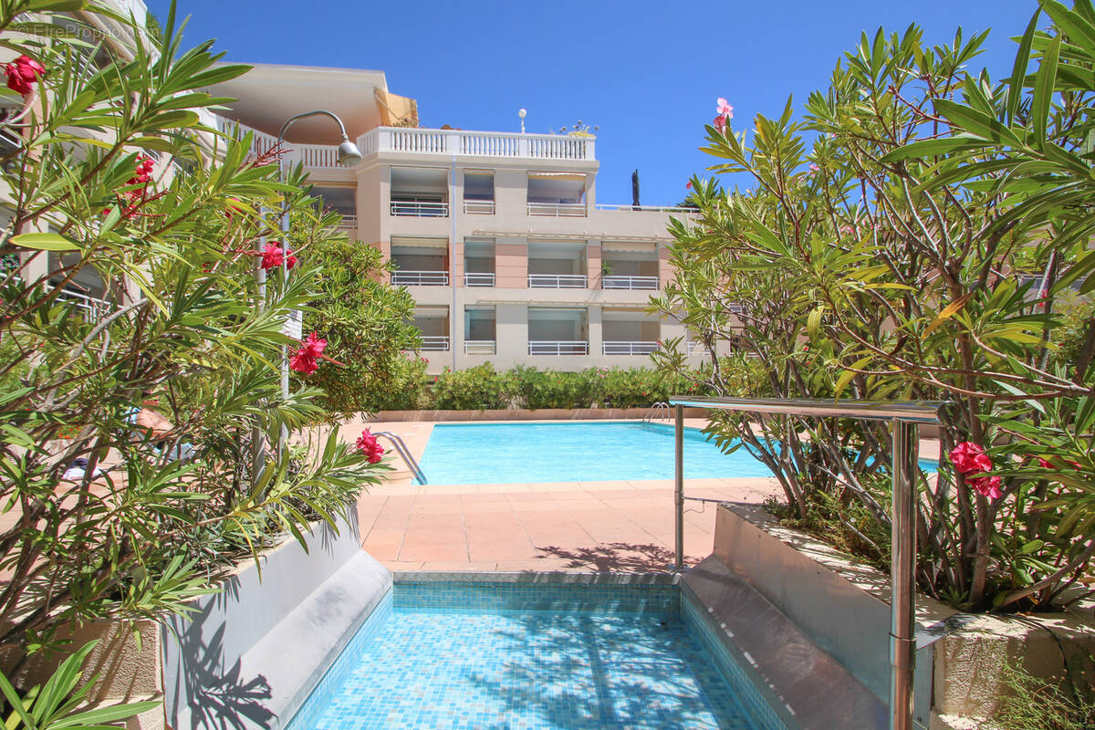 Appartement à VALLAURIS