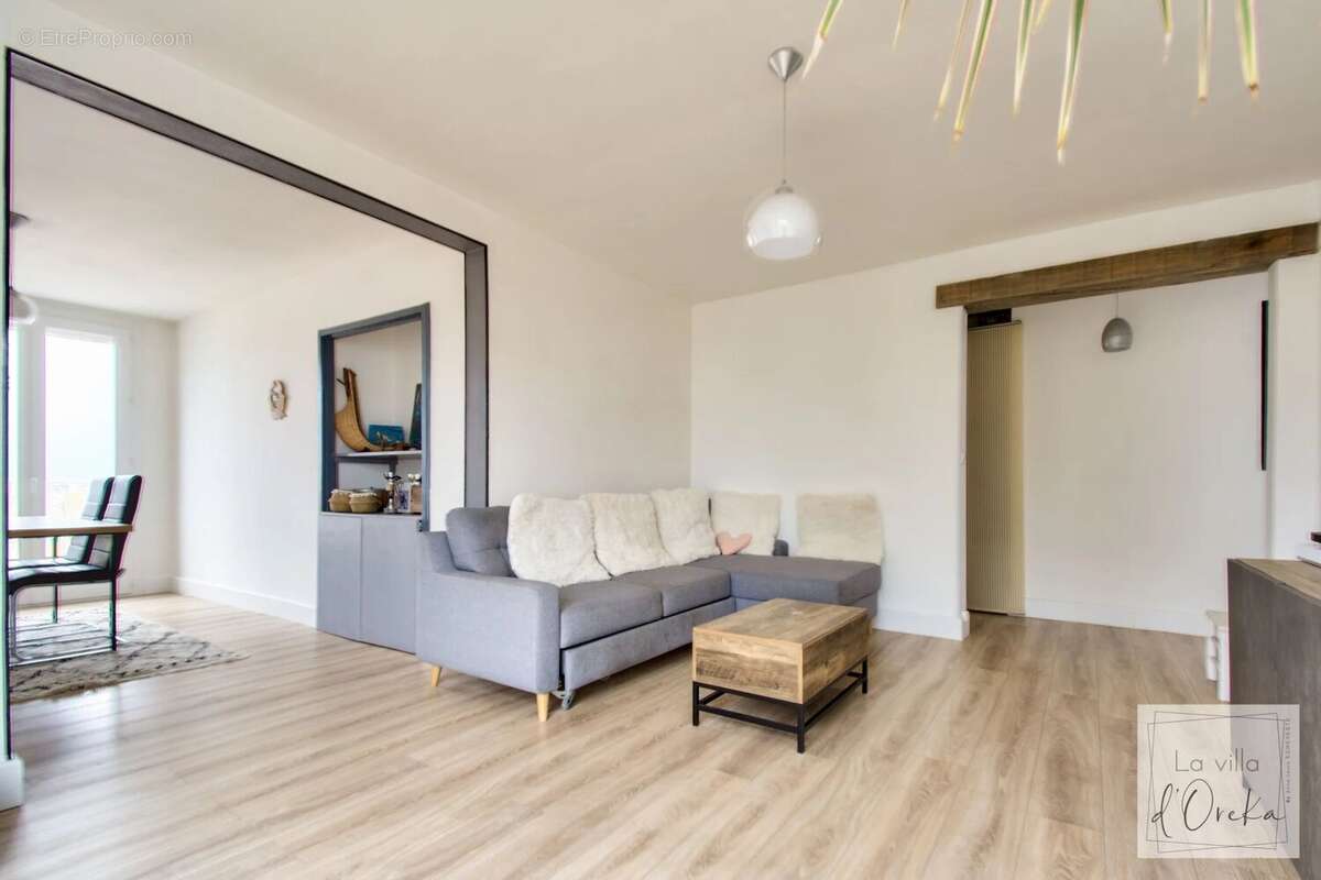 Appartement à VILLENAVE-D&#039;ORNON