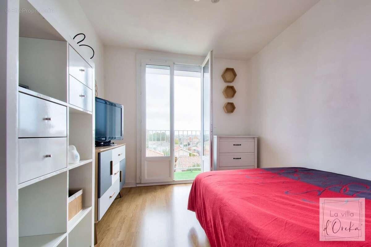 Appartement à VILLENAVE-D&#039;ORNON