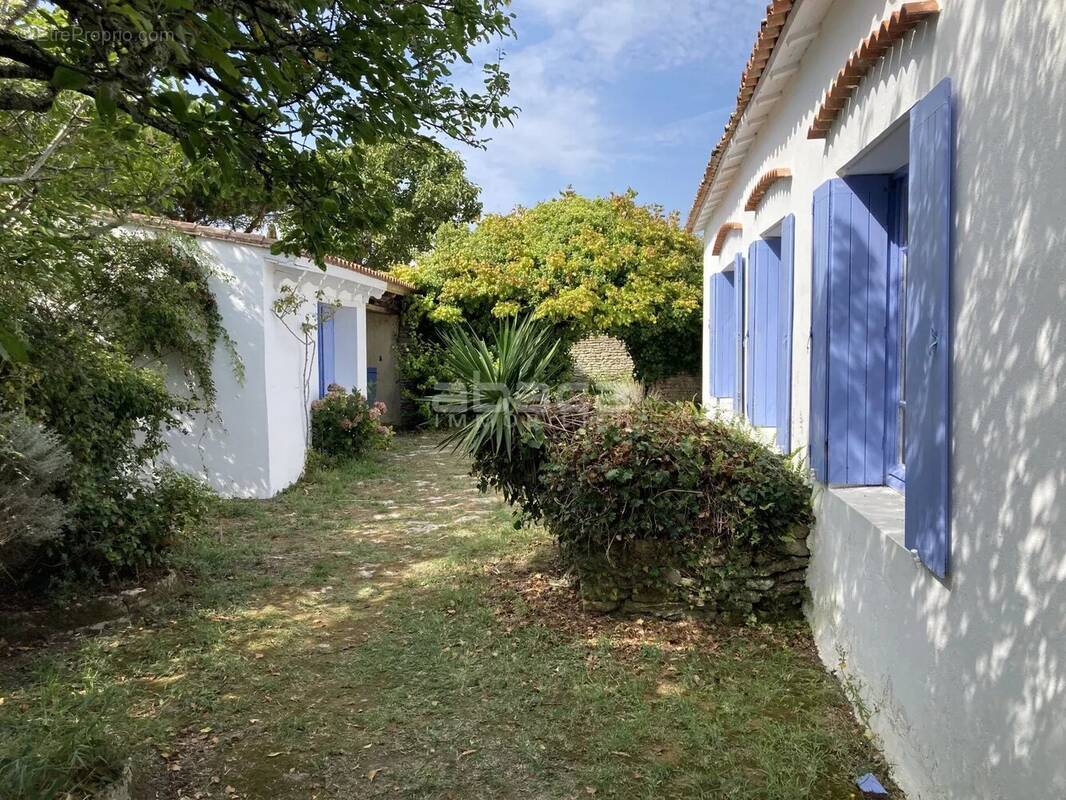 Maison à LES PORTES-EN-RE