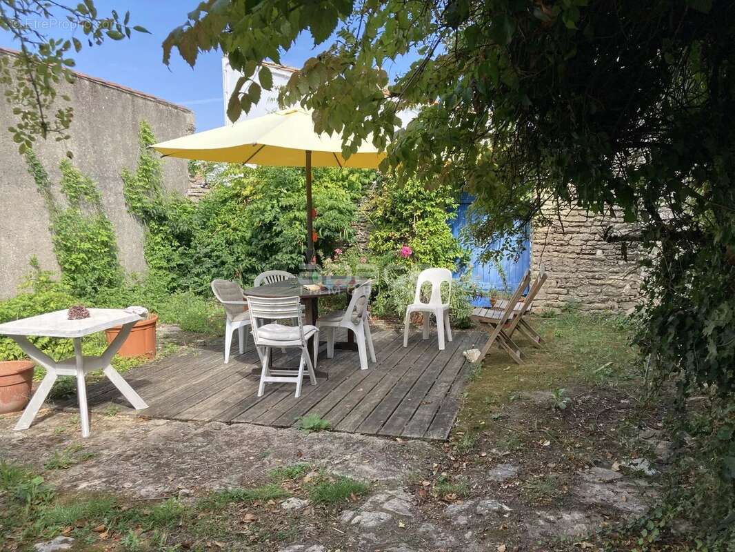 Maison à LES PORTES-EN-RE