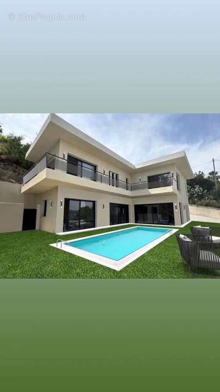 Maison à MANDELIEU-LA-NAPOULE