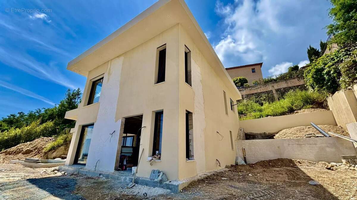 Maison à MANDELIEU-LA-NAPOULE