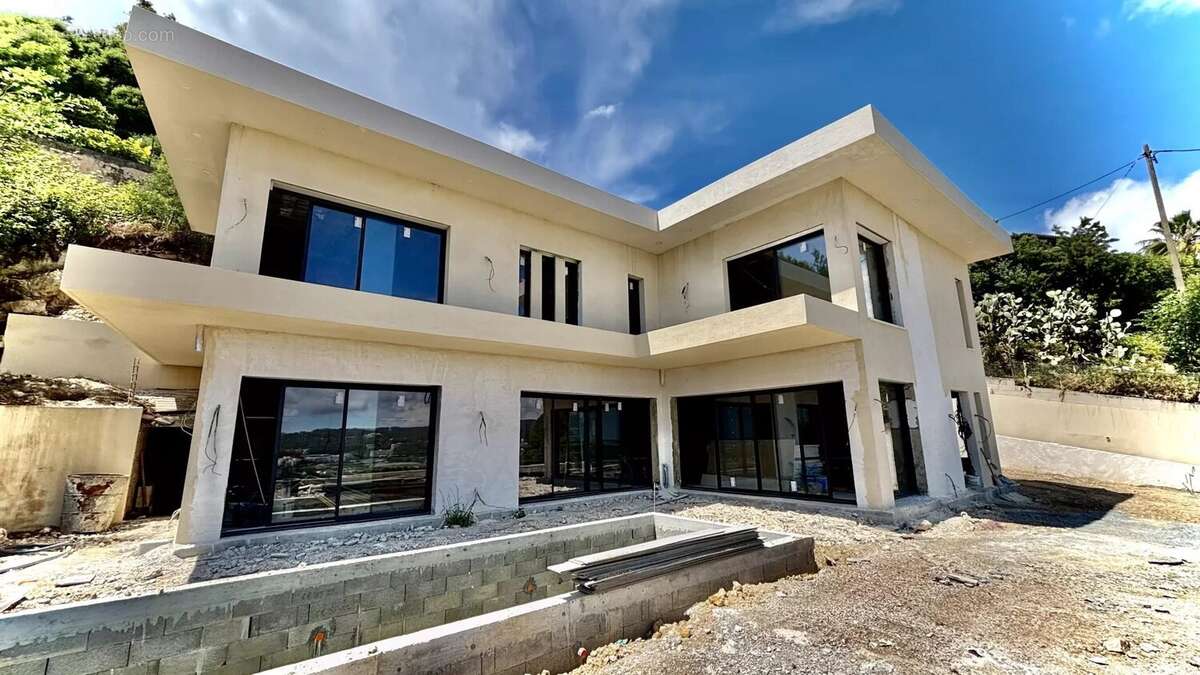 Maison à MANDELIEU-LA-NAPOULE