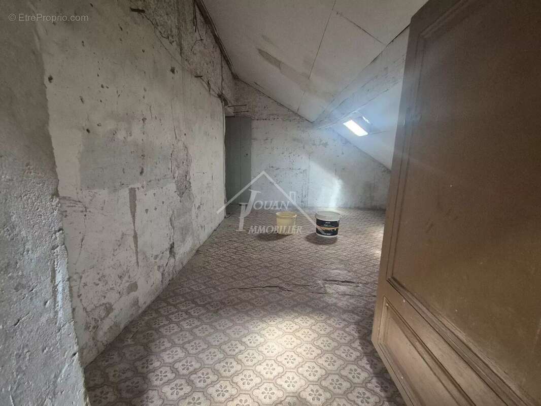 Maison à ECHASSIERES