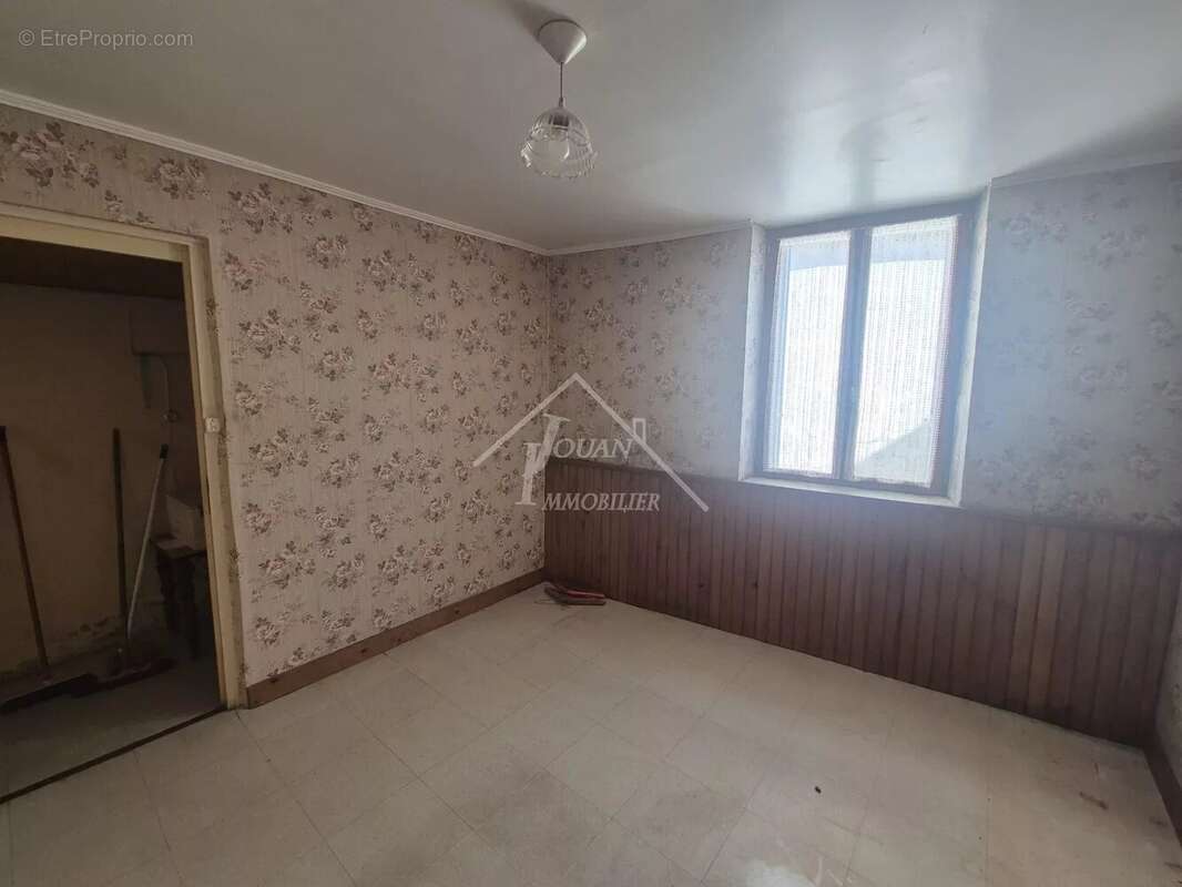 Maison à ECHASSIERES