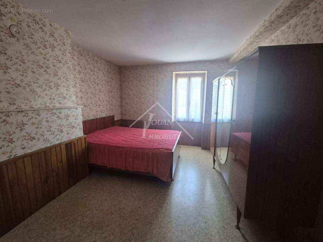 Maison à ECHASSIERES