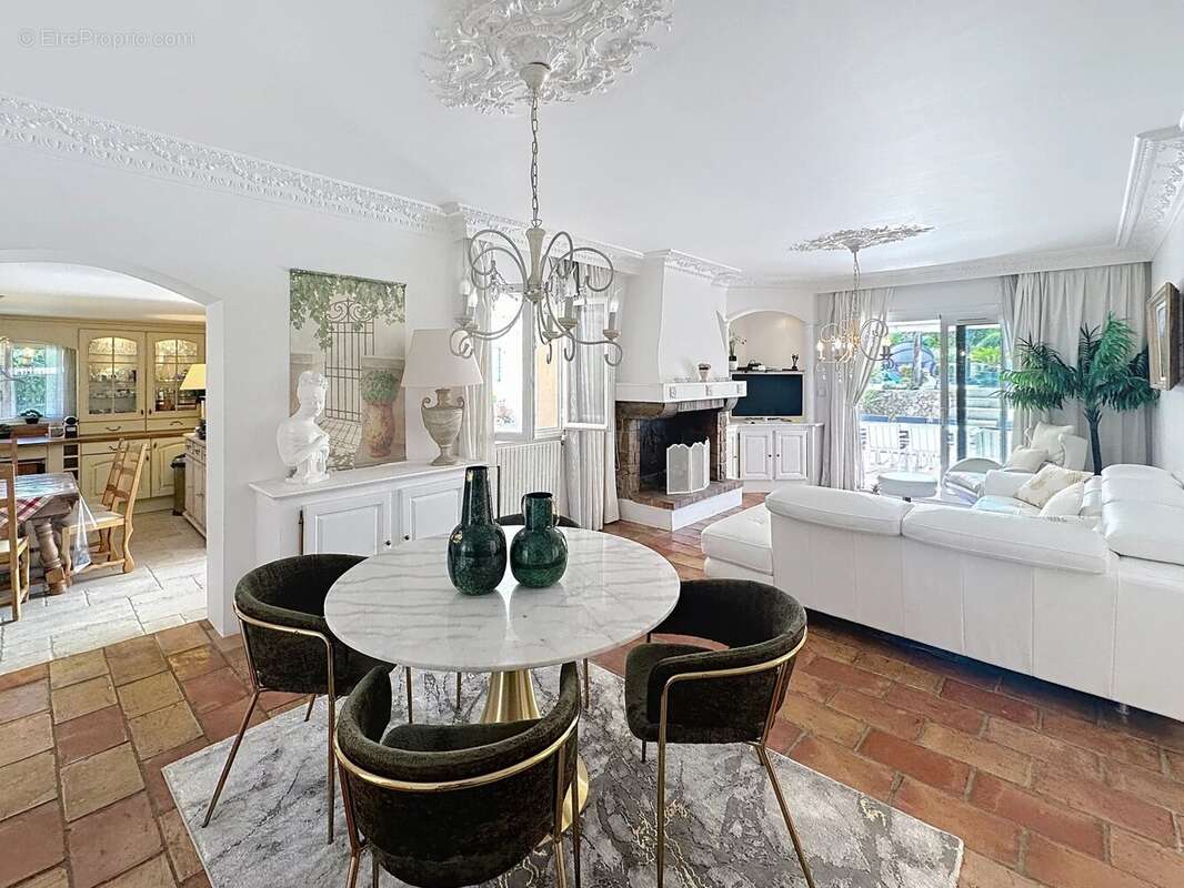 Maison à MOUANS-SARTOUX