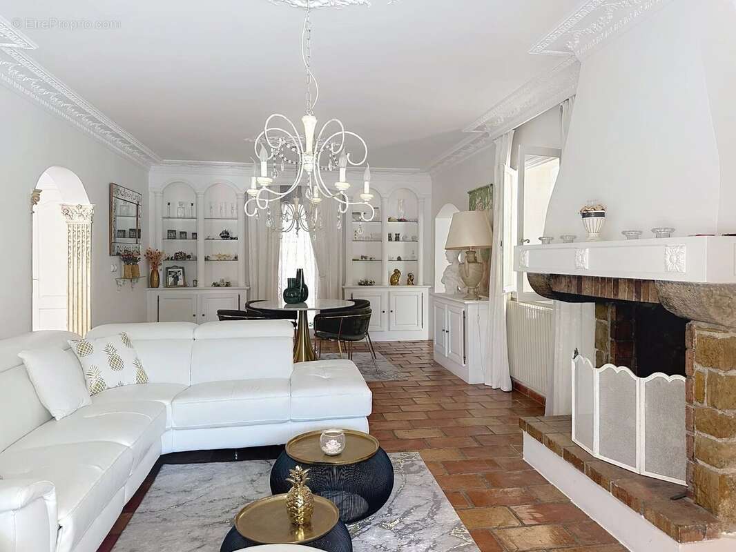 Maison à MOUANS-SARTOUX