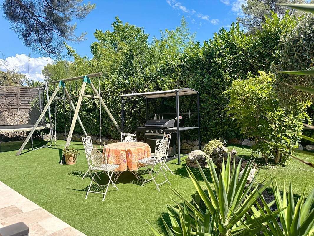 Maison à MOUANS-SARTOUX