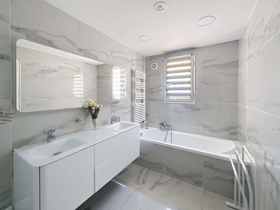 Maison à MOUANS-SARTOUX