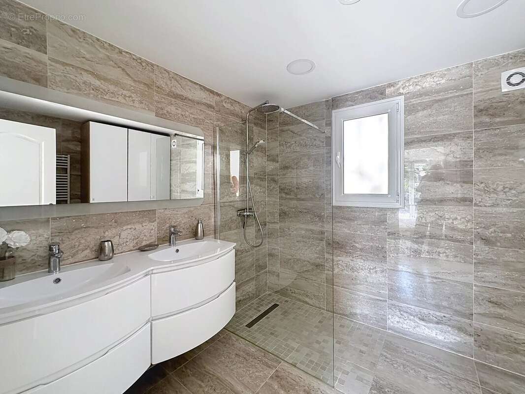 Maison à MOUANS-SARTOUX