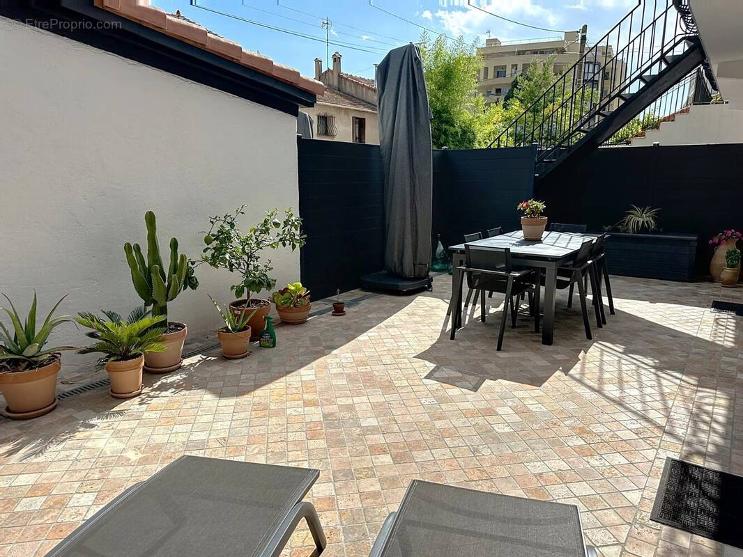 Appartement à LE CANNET