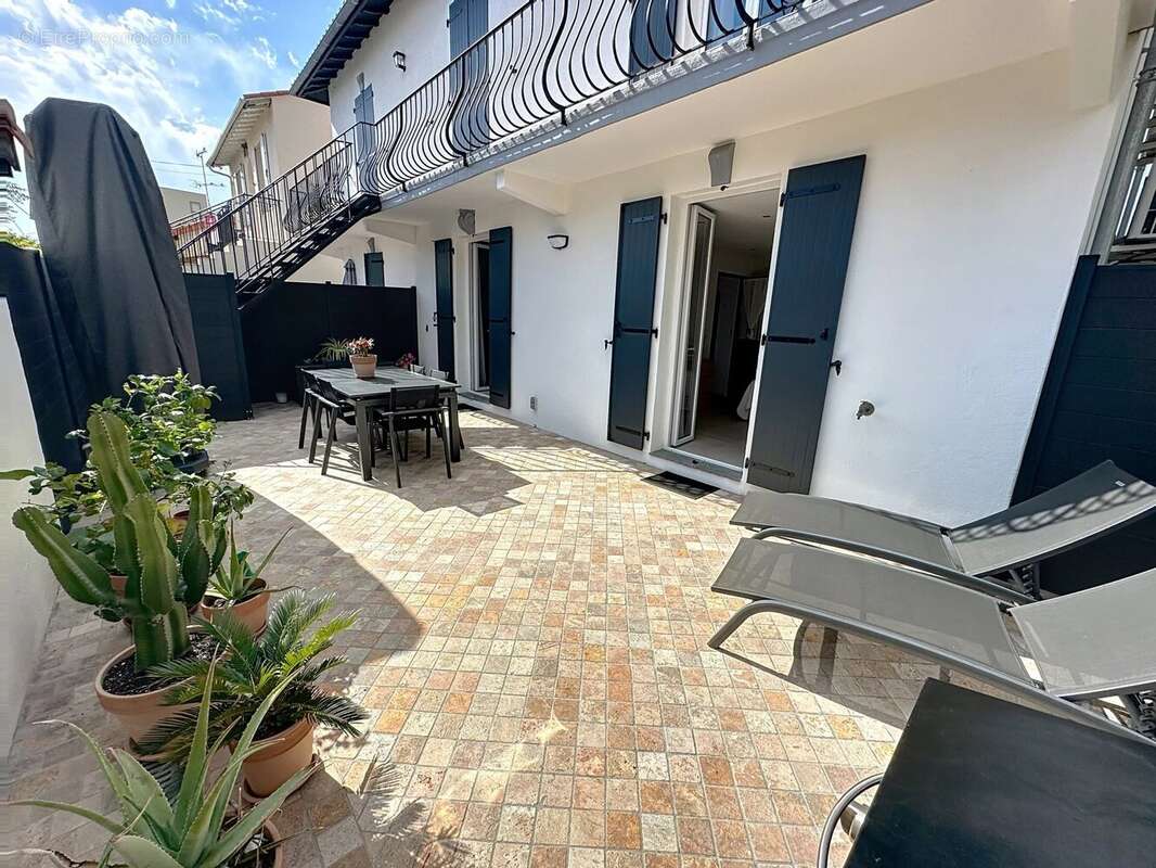 Appartement à LE CANNET