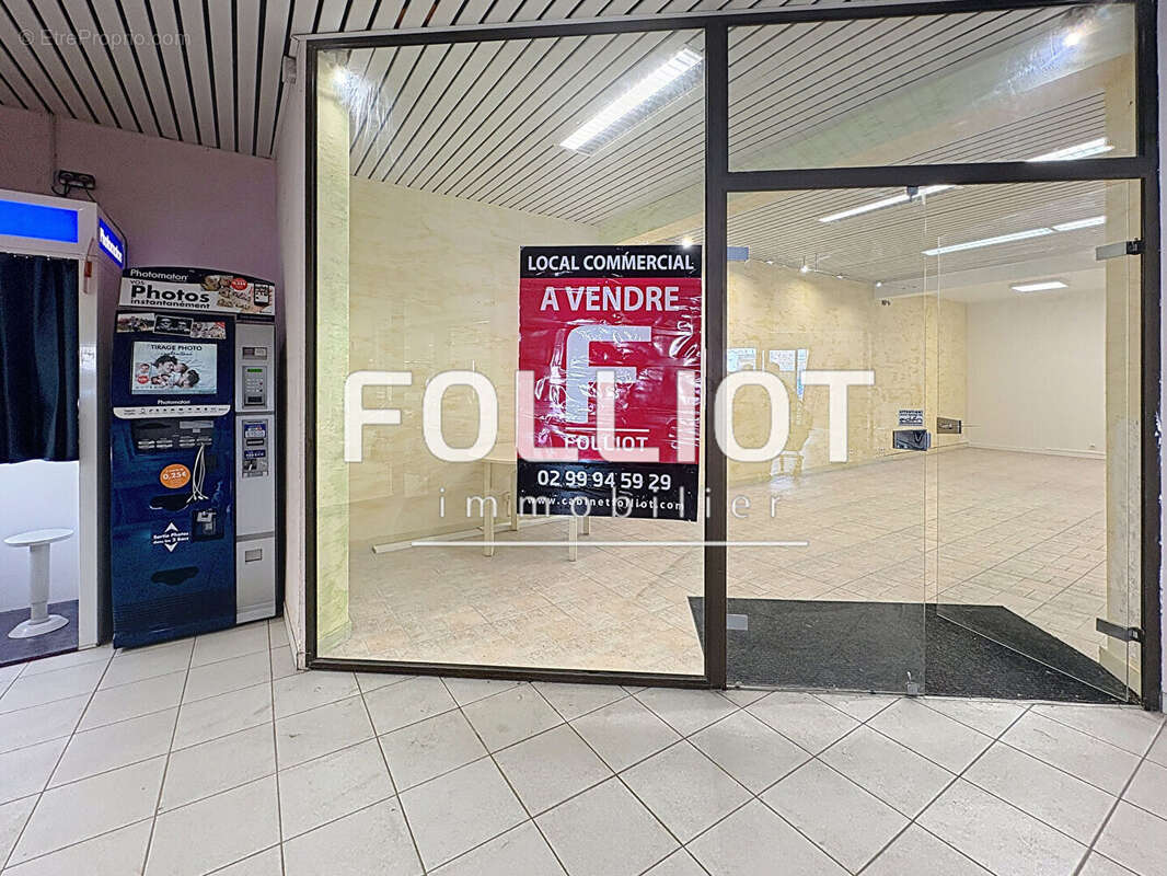 Commerce à SAINT-GEORGES-DE-REINTEMBAULT