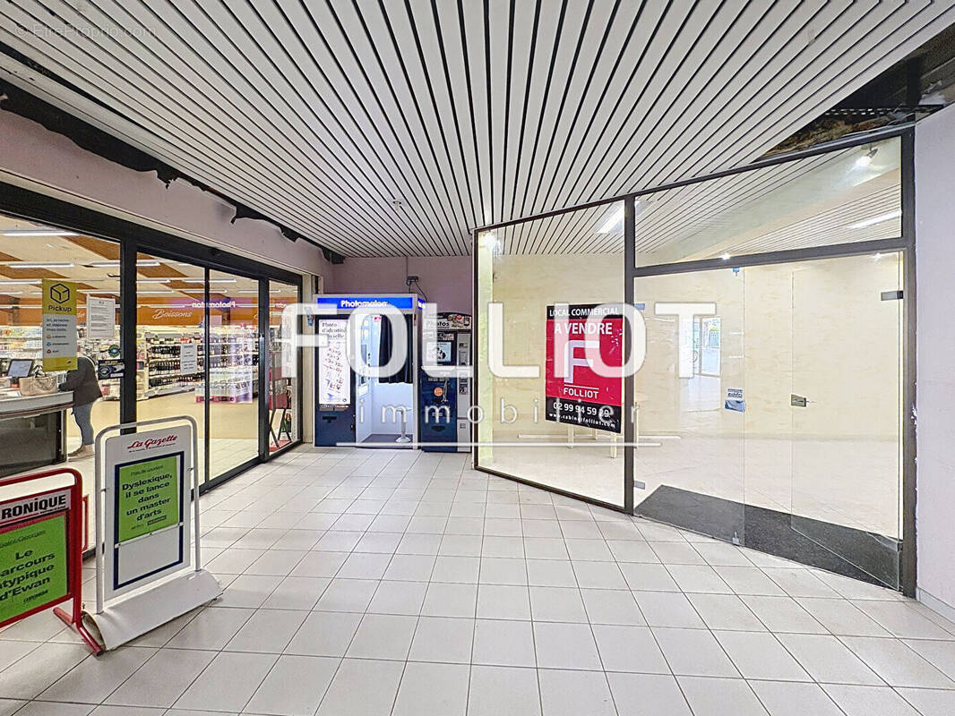 Commerce à SAINT-GEORGES-DE-REINTEMBAULT