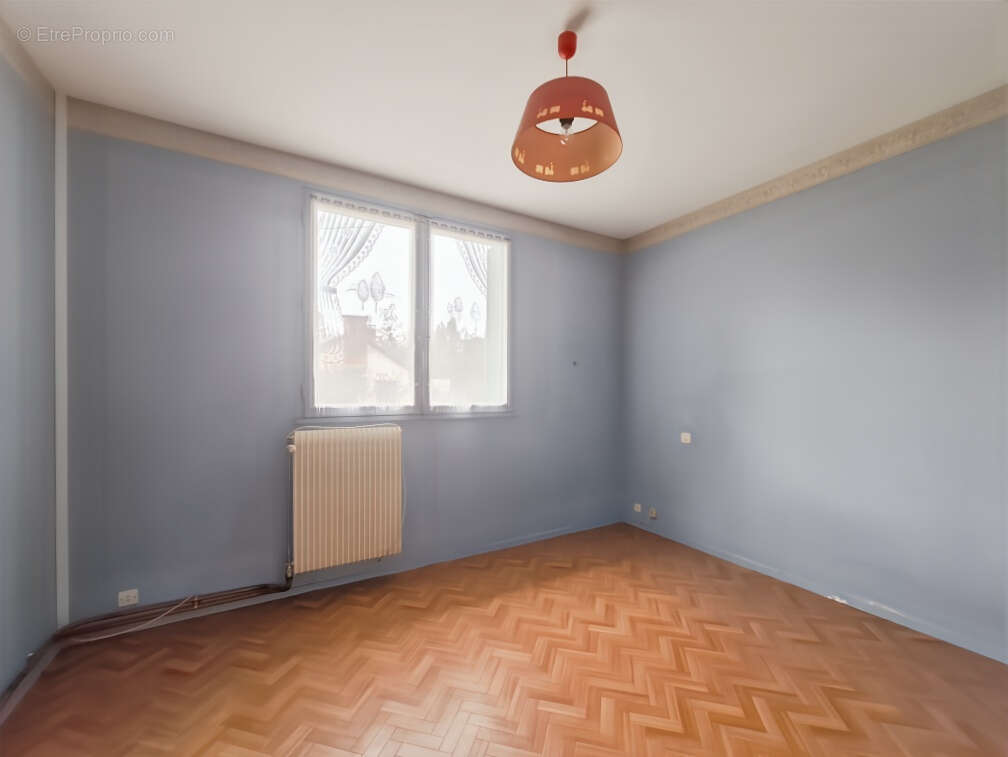 Maison à MONTREUIL-SUR-ILLE