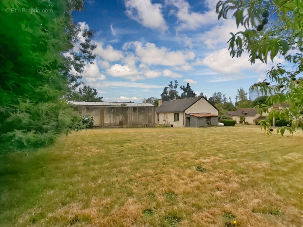 Maison à MONTREUIL-SUR-ILLE