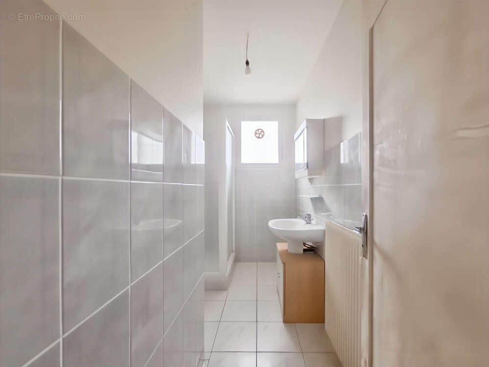 Maison à MONTREUIL-SUR-ILLE