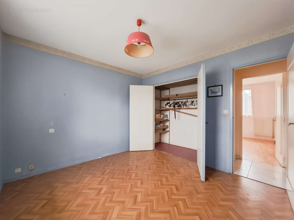 Maison à MONTREUIL-SUR-ILLE