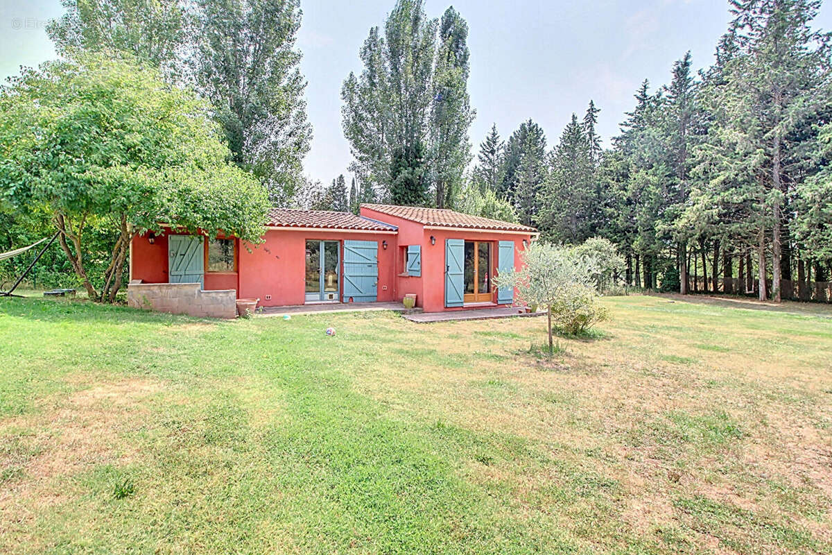 Maison à VILLECROZE