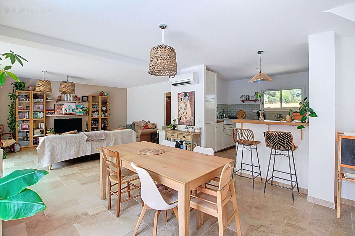 Maison à VILLECROZE