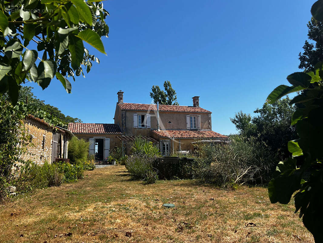 Maison à LA TAILLEE