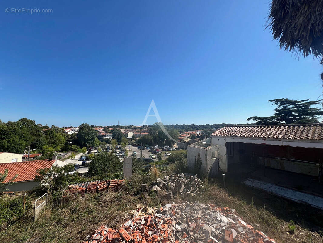 Terrain à TALMONT-SAINT-HILAIRE